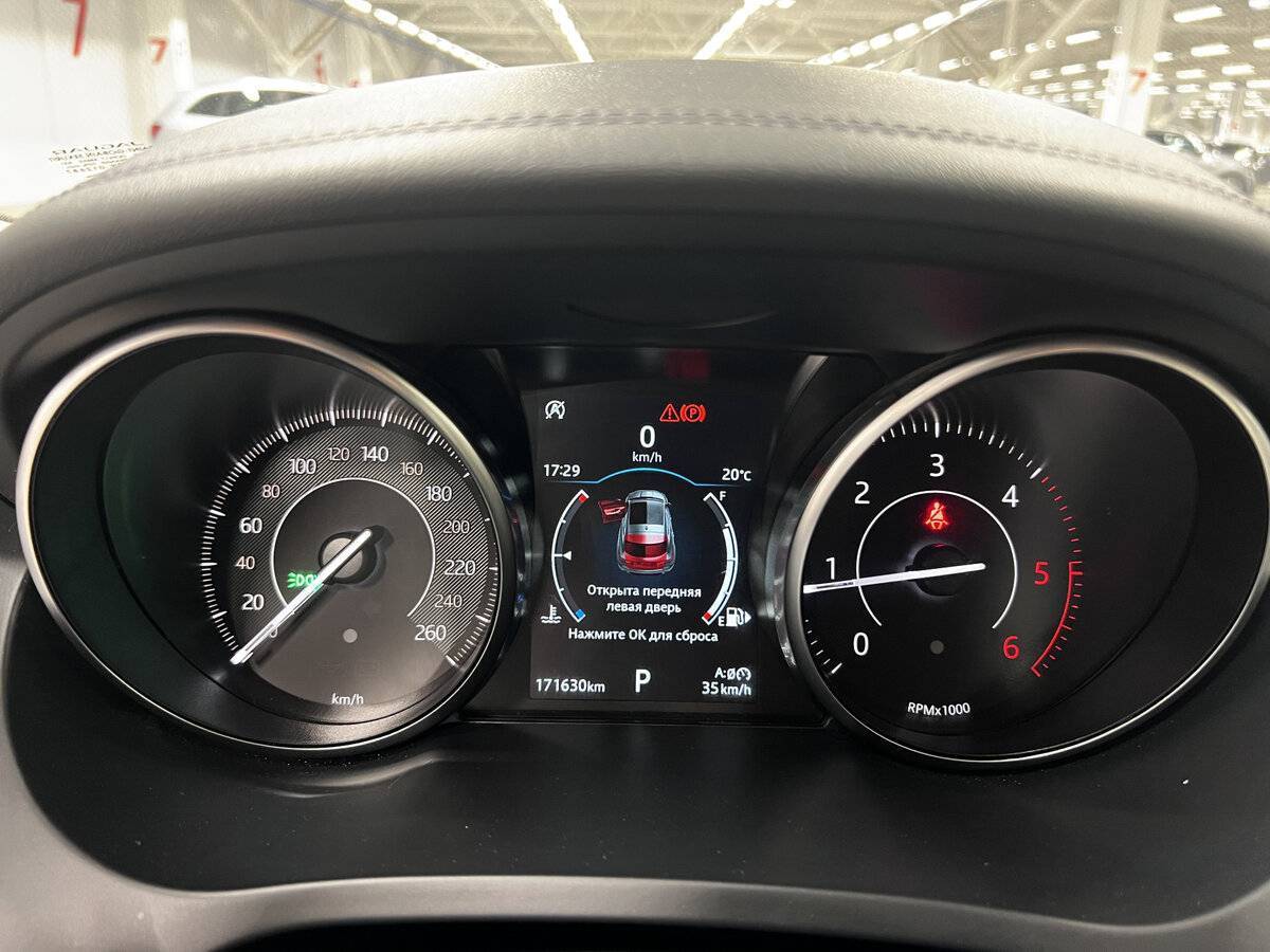 Jaguar E-Pace, 2018 Фото №13