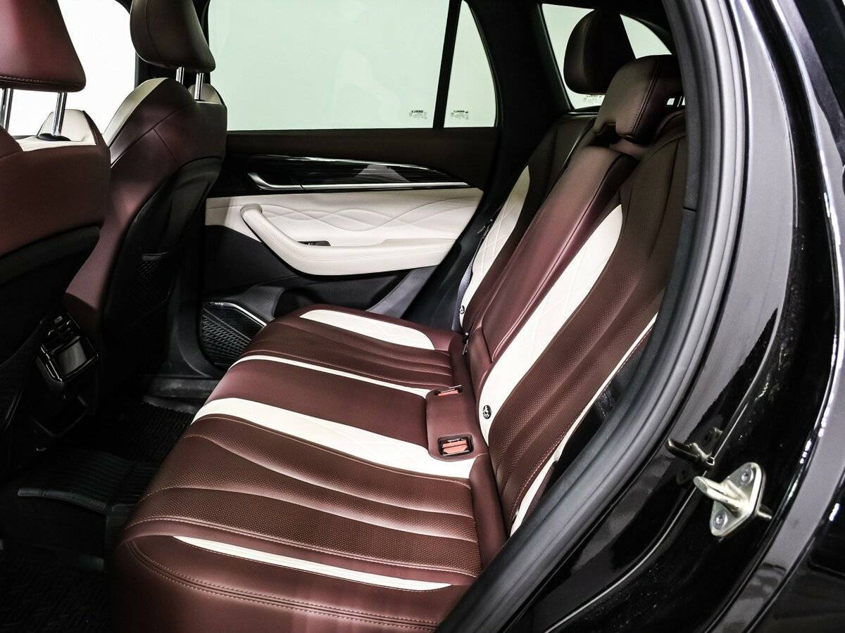 Geely Monjaro, 2023 Фото №12