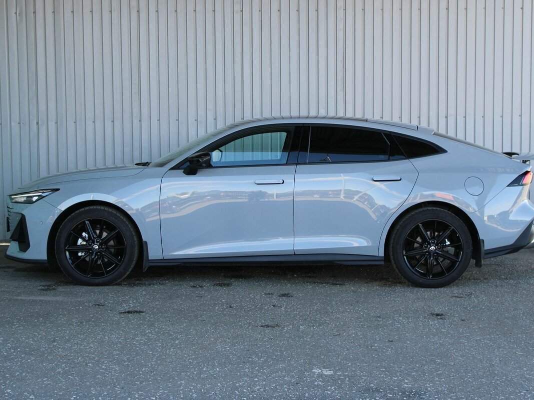 Changan UNI-V, 2023 Фото №8