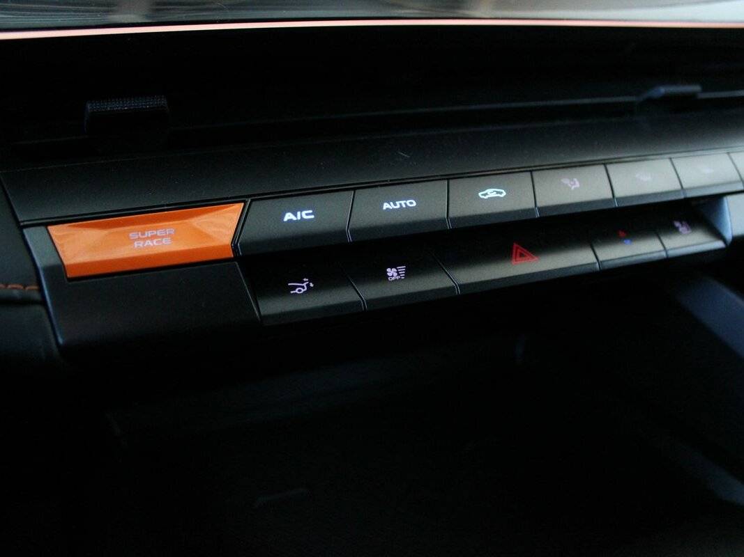 Changan UNI-V, 2023 Фото №21