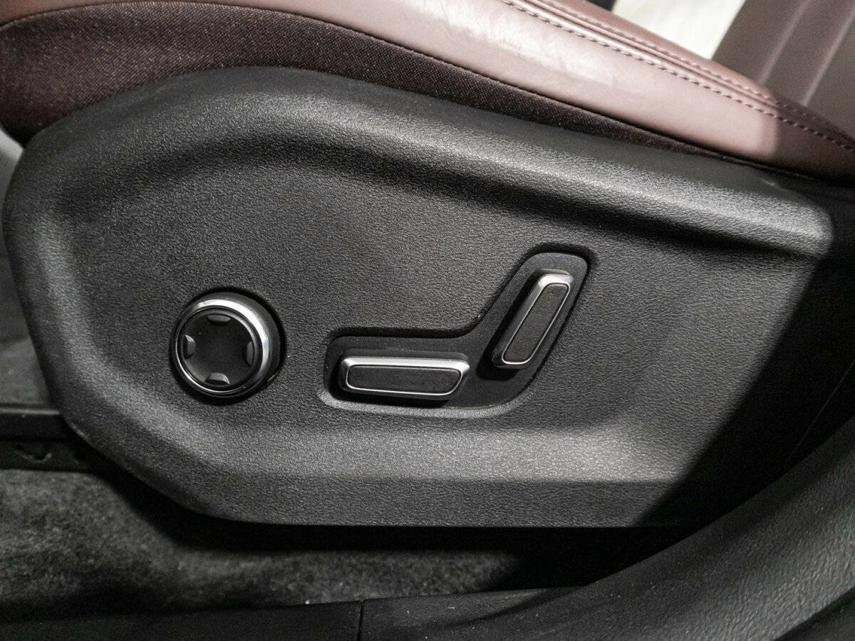 Geely Monjaro, 2023 Фото №17