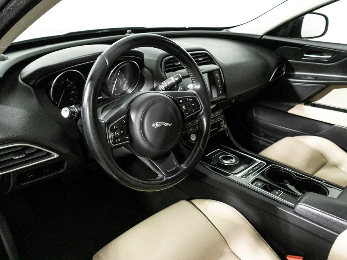 Jaguar XE, 2016 Фото №11