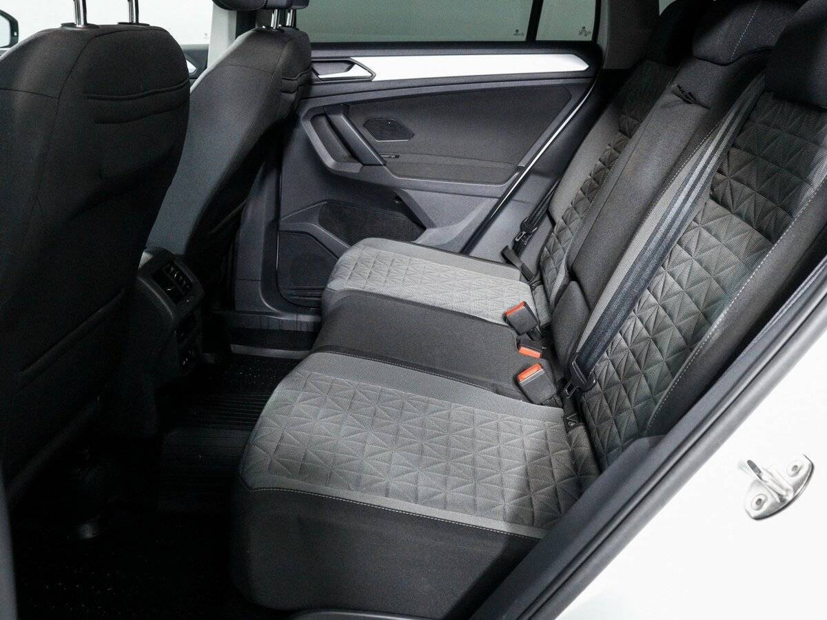 Volkswagen Tiguan, 2021 Фото №10