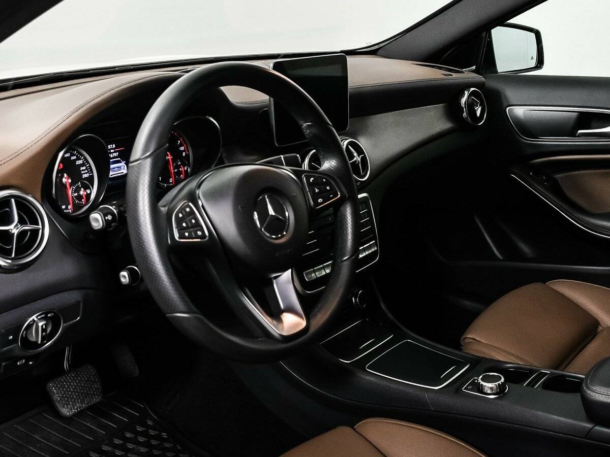 Mercedes-Benz GLA 250, 2018 Фото №13