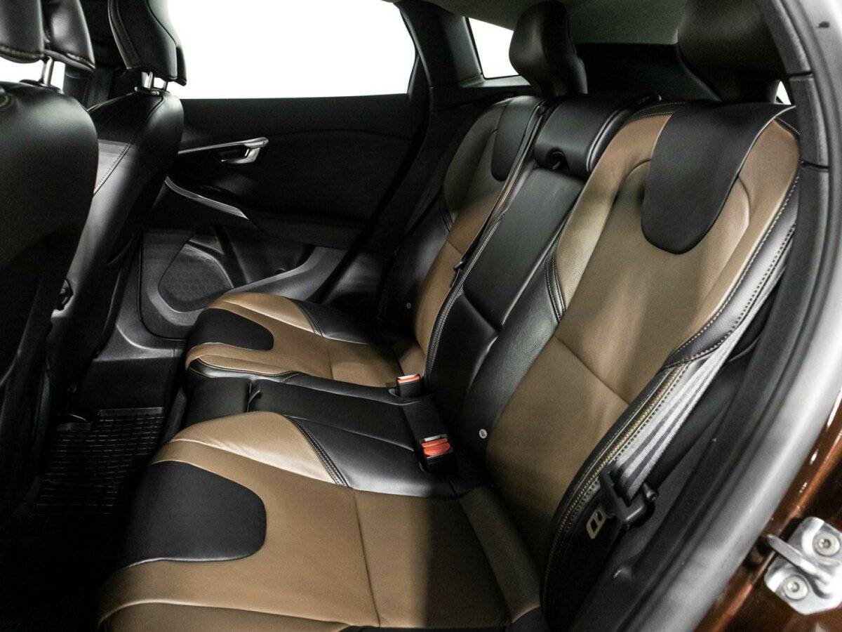 Volvo V40 Cross Country, 2019 Фото №10