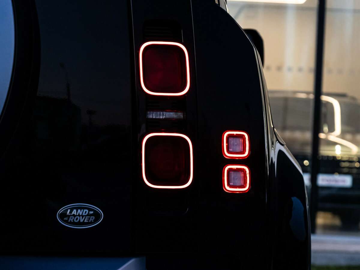 Land Rover Defender 110, 2021 Фото №8