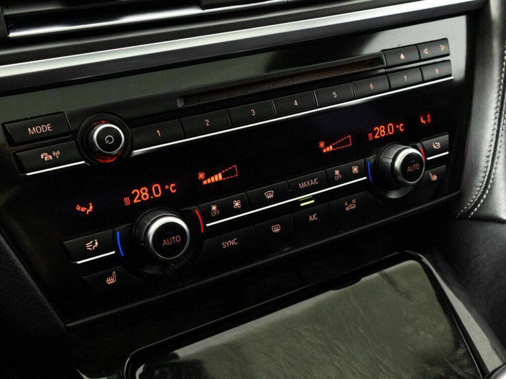 BMW 6 серии 640i xDrive, 2013 Фото №17