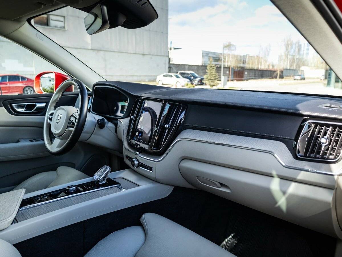 Volvo XC60, 2021 Фото №15