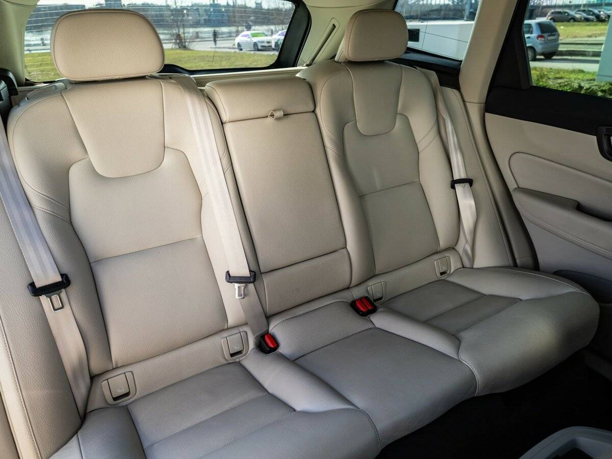 Volvo XC60, 2021 Фото №17