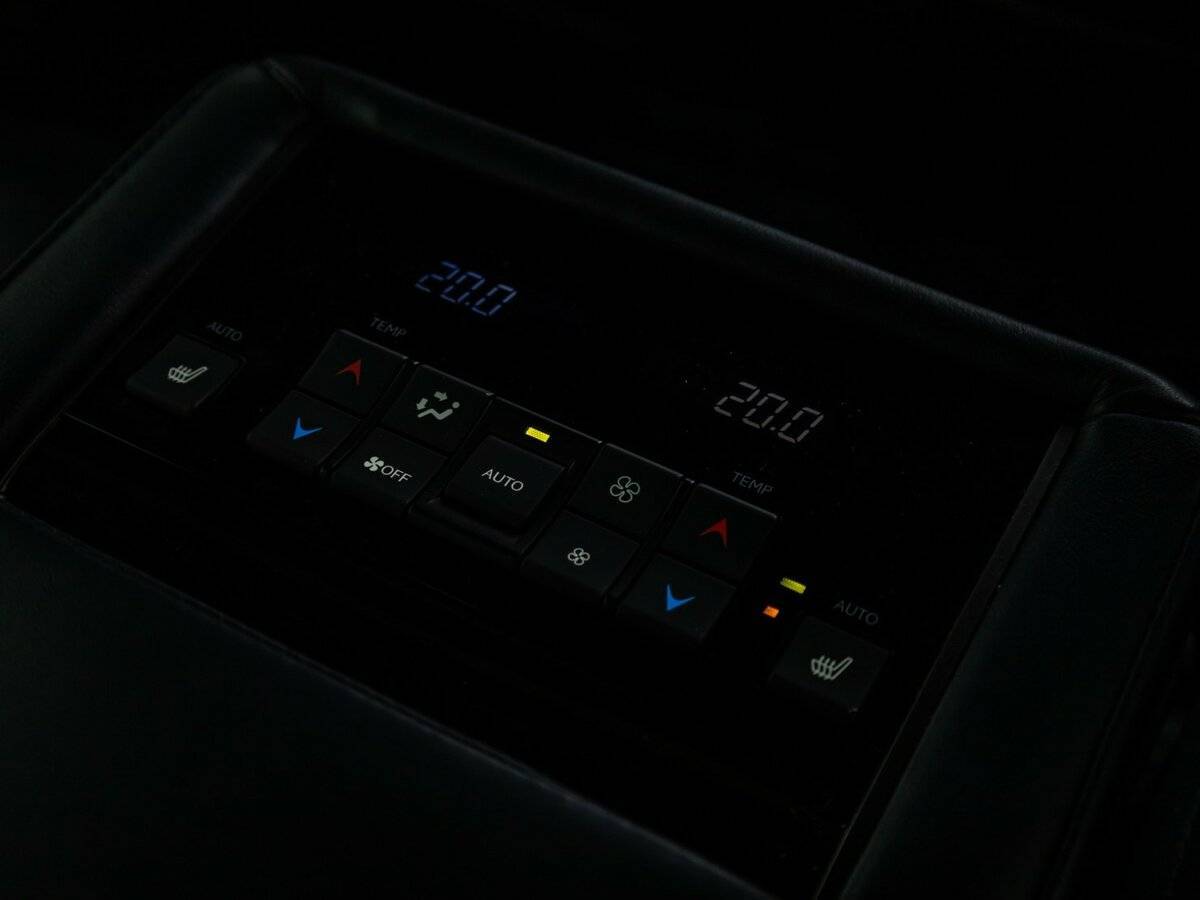 Lexus LX 450d, 2018 Фото №28