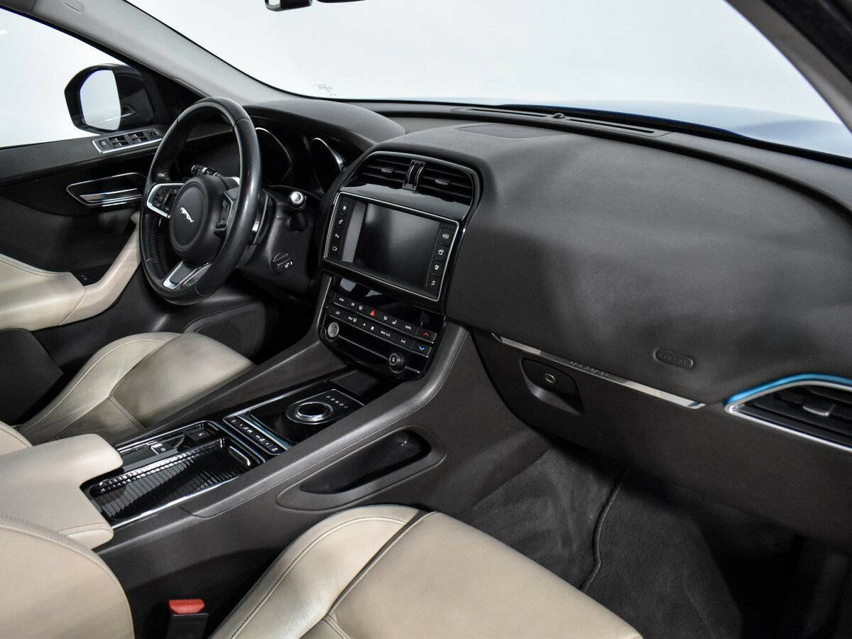 Jaguar F-Pace, 2018 Фото №11