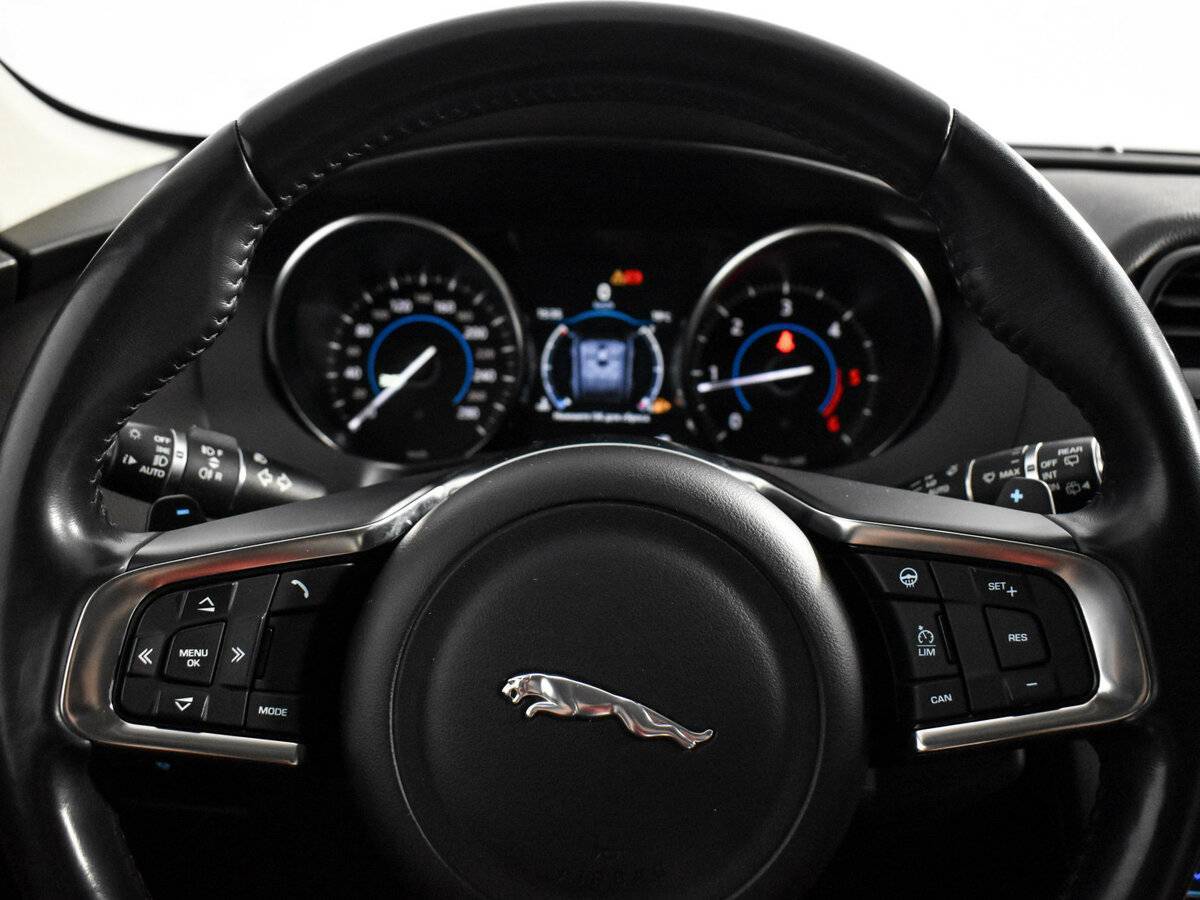 Jaguar F-Pace, 2018 Фото №17