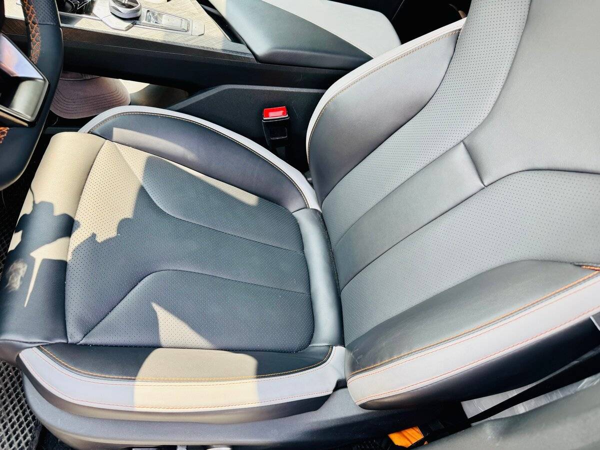 Changan UNI-V, 2023 Фото №12