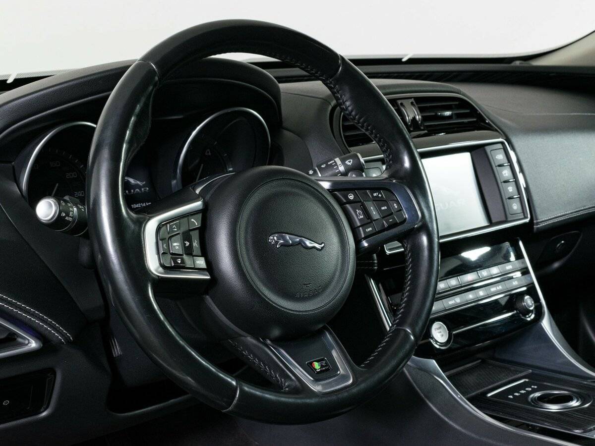 Jaguar XE, 2015 Фото №15