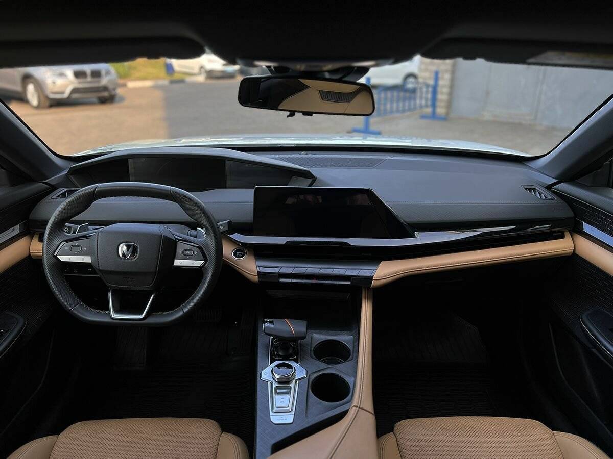 Changan UNI-V, 2023 Фото №10