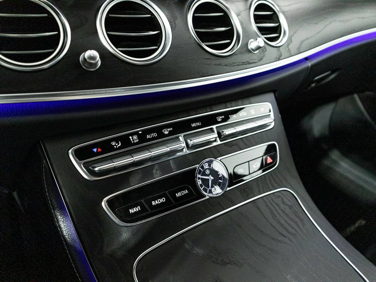 Mercedes-Benz E-Класс 200, 2019 Фото №17