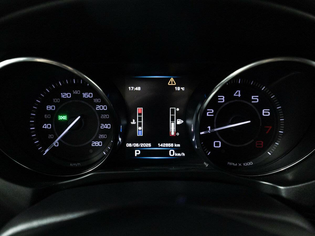 Jaguar XE, 2015 Фото №12