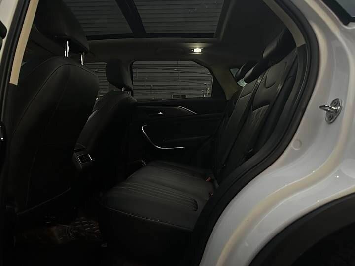 FAW Bestune T77, 2021 Фото №14