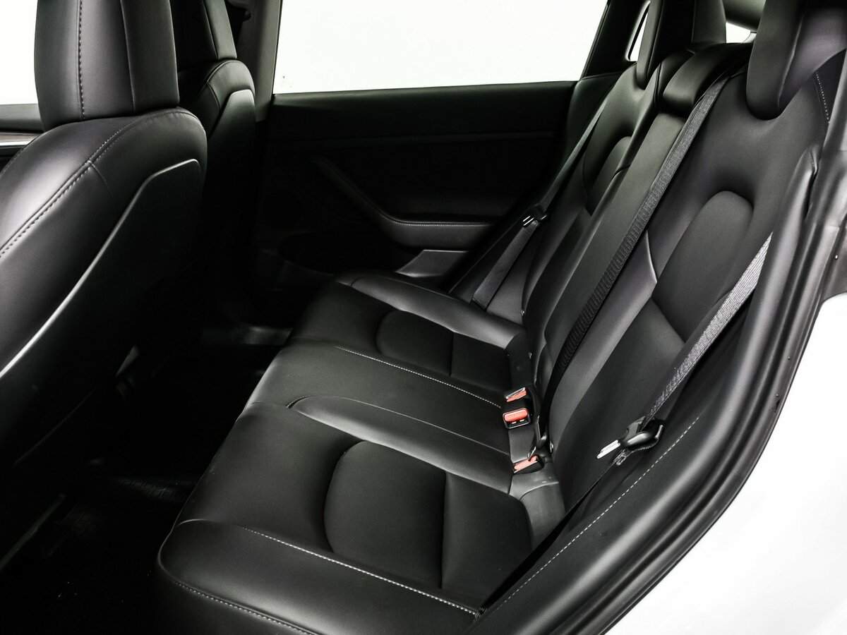 Tesla Model 3 Performance, 2021 Фото №12