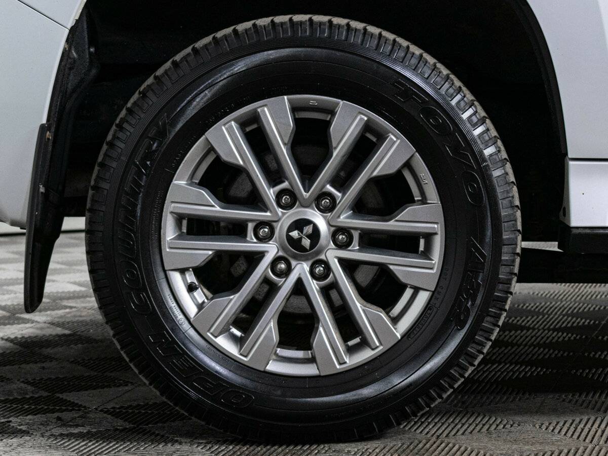 Mitsubishi Pajero Sport, 2020 Фото №16