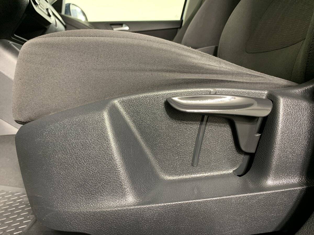 Volkswagen Tiguan, 2012 Фото №16