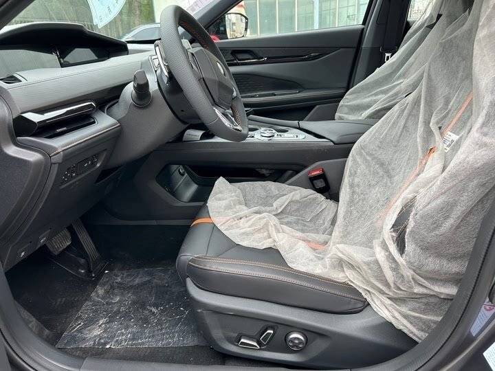 Changan UNI-V, 2025 Фото №9