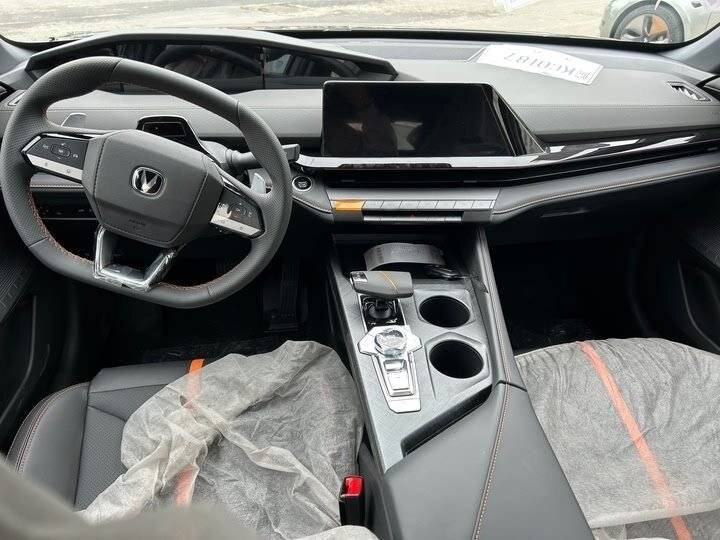 Changan UNI-V, 2025 Фото №11