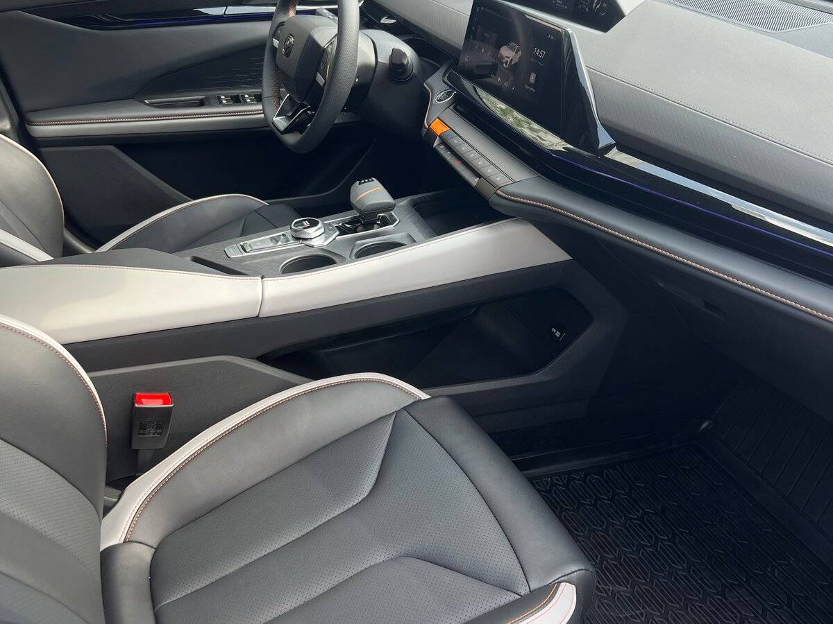 Changan UNI-V, 2024 Фото №10