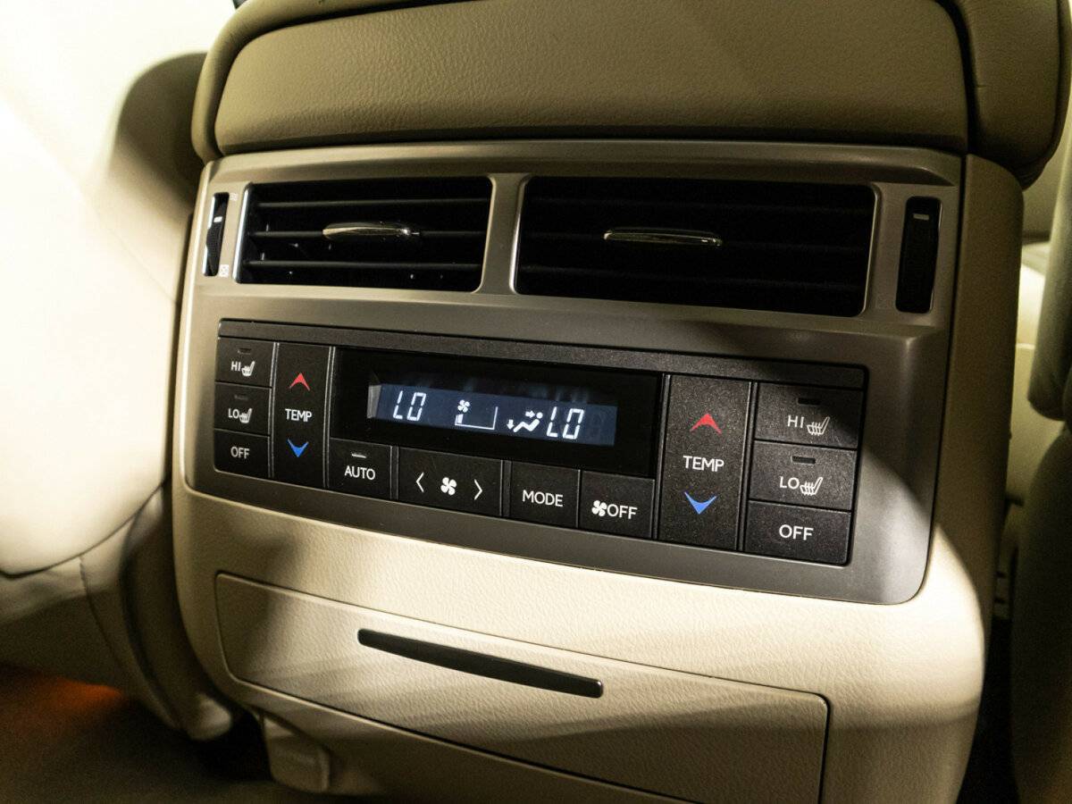 Lexus LX 570, 2013 Фото №28