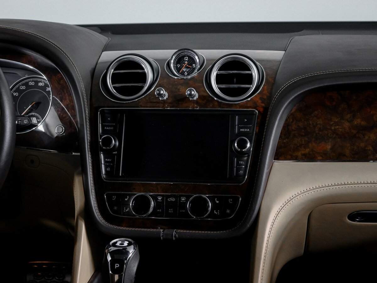 Bentley Bentayga, 2016 Фото №13