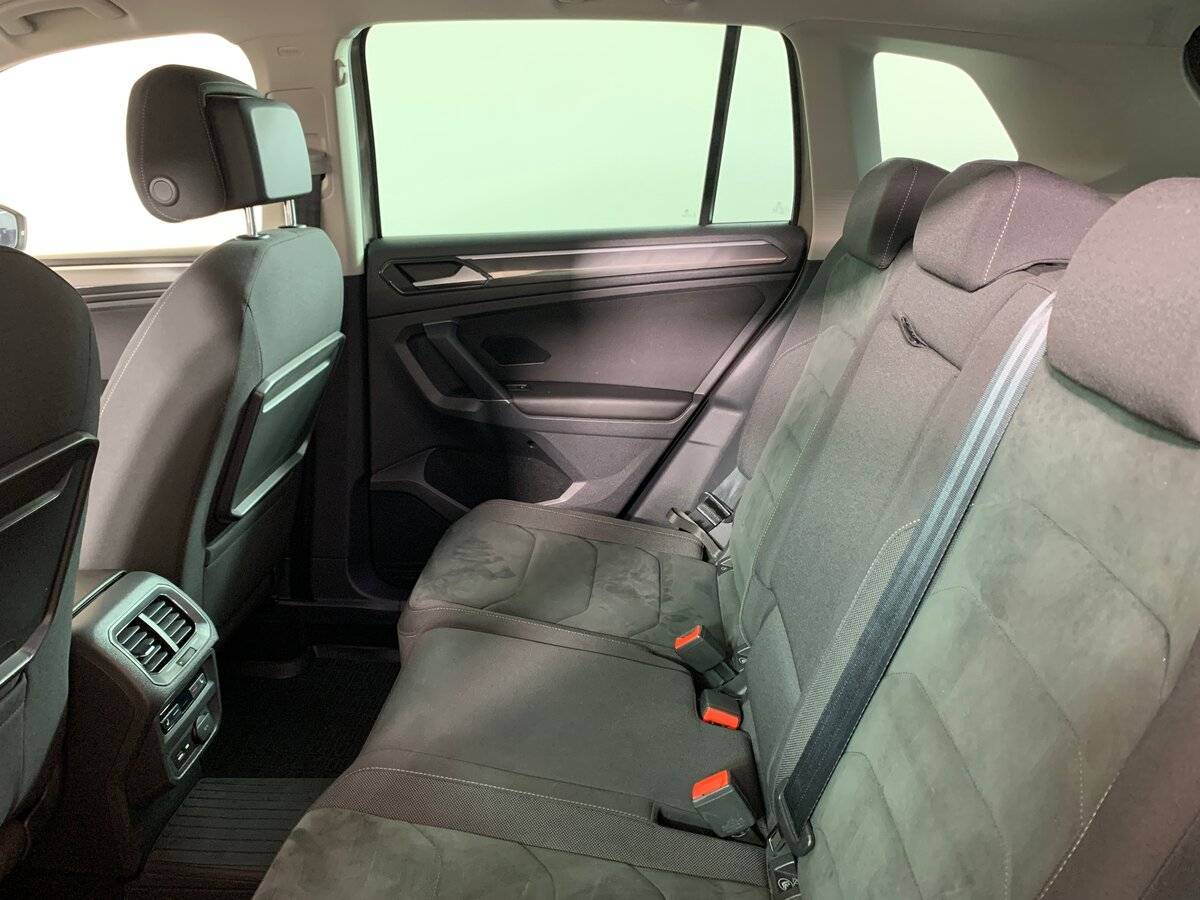 Volkswagen Tiguan, 2018 Фото №18