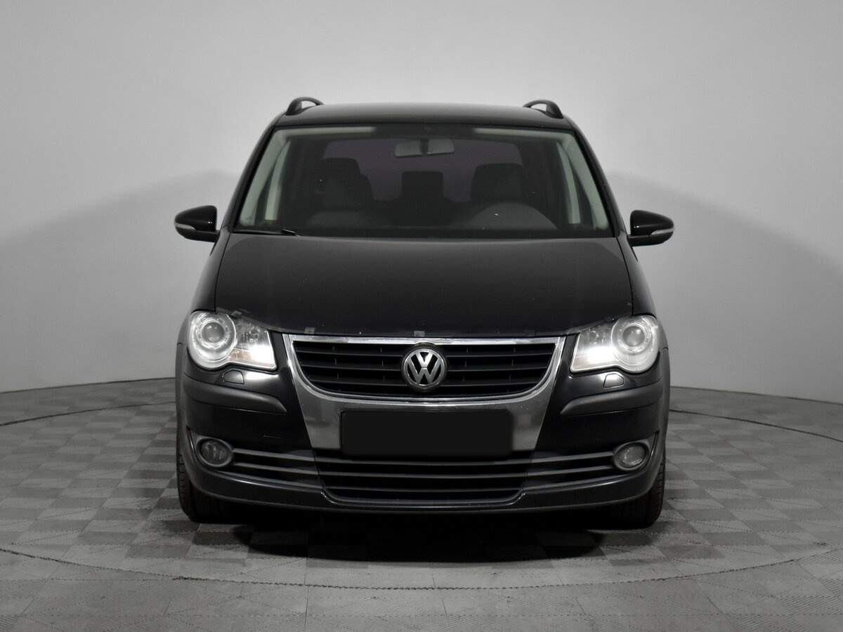 Volkswagen Touran, 2010 - 215 585 км. | Фото №2