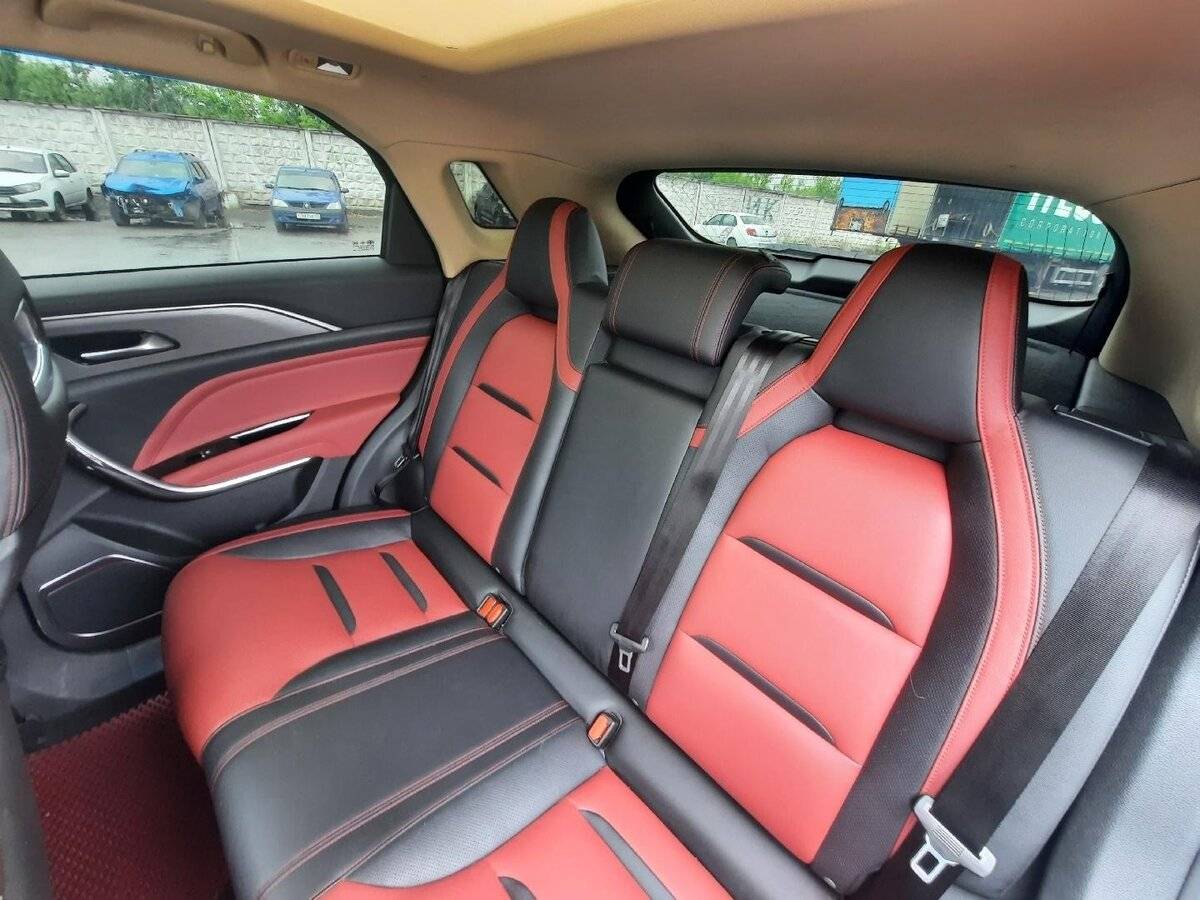 FAW Bestune T77, 2022 Фото №17