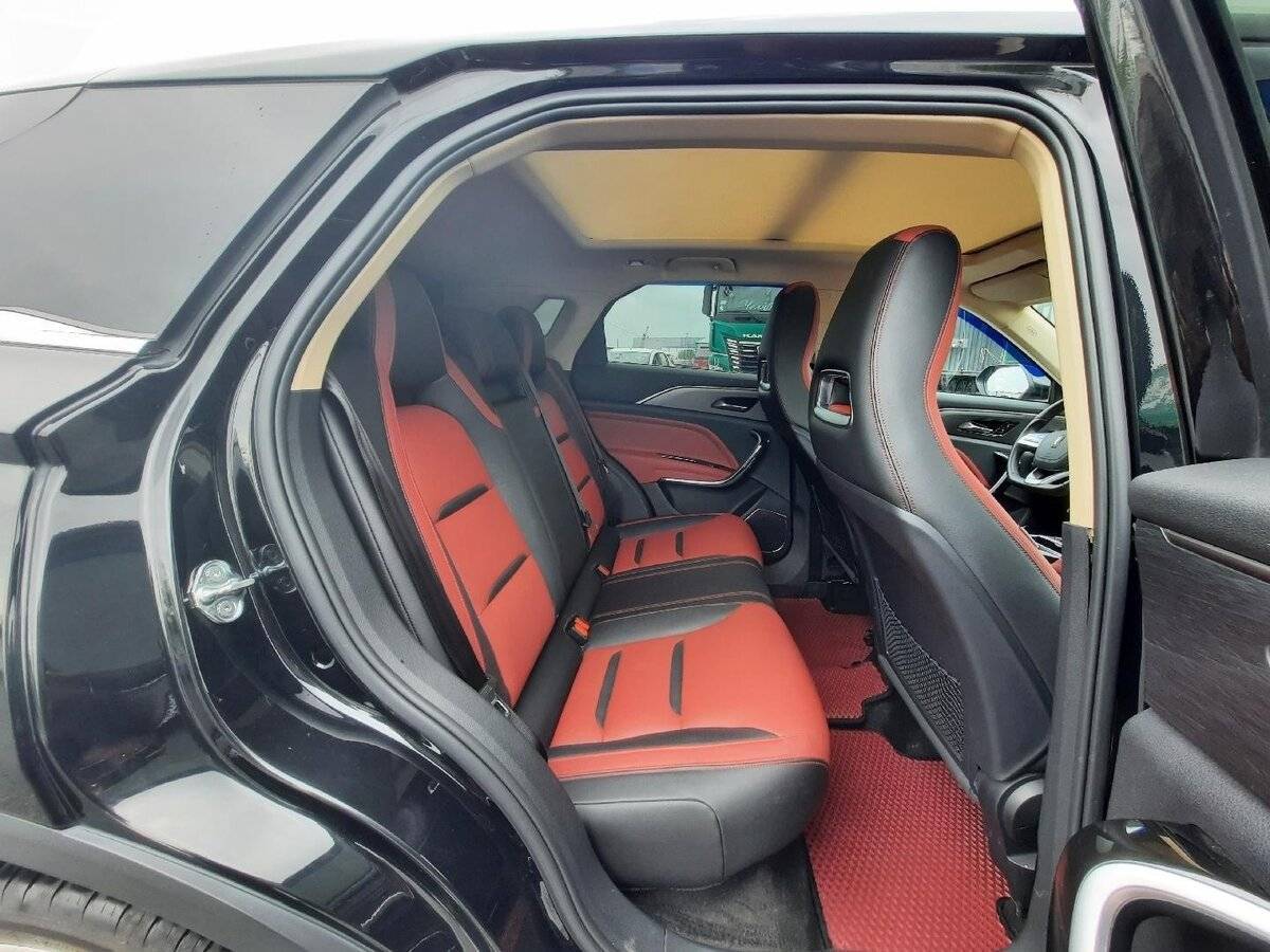 FAW Bestune T77, 2022 Фото №18