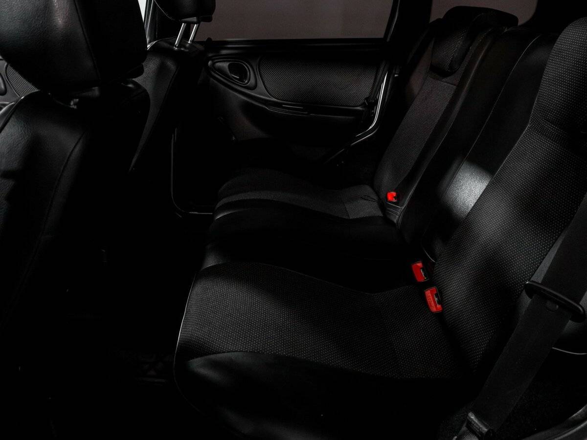 Chevrolet Niva, 2010 Фото №10