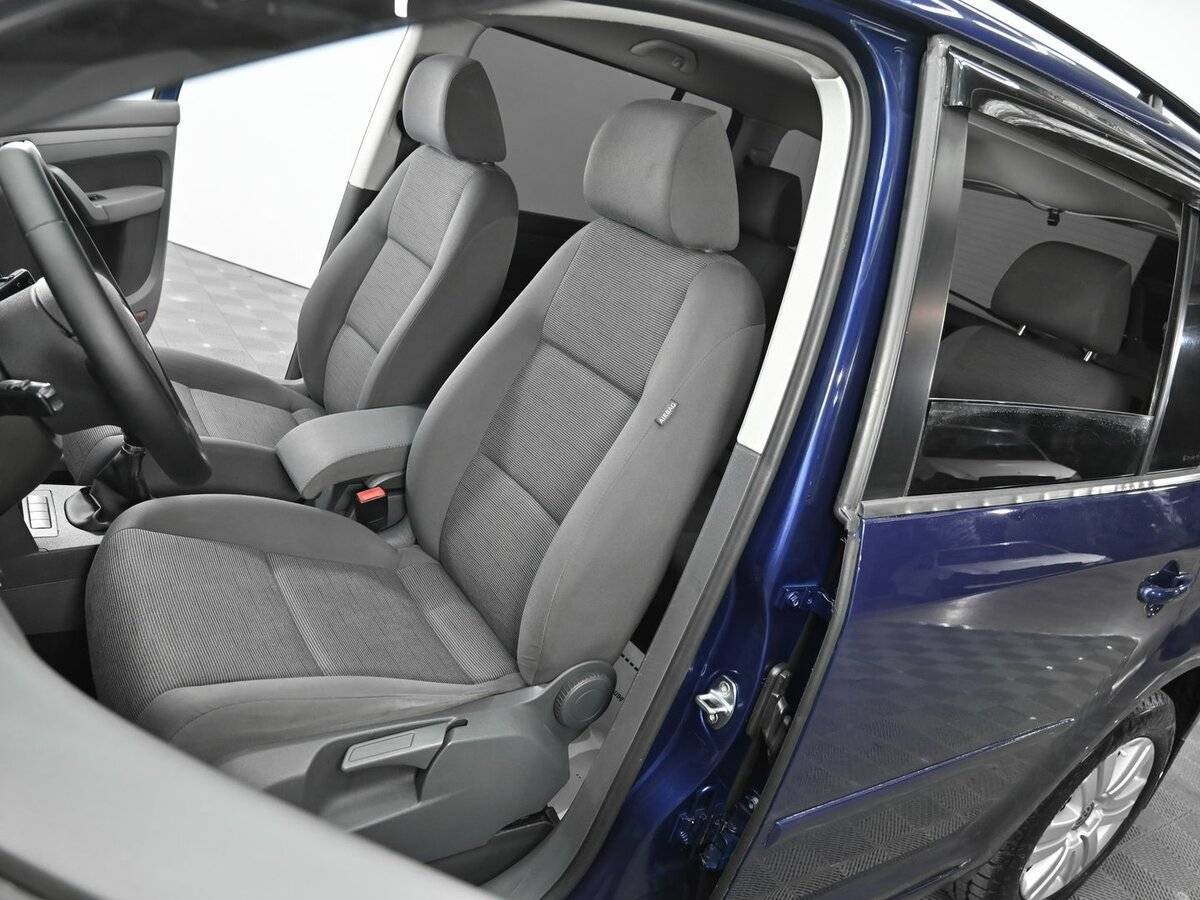 Volkswagen Touran, 2007 - 196 000 км. | Фото №6