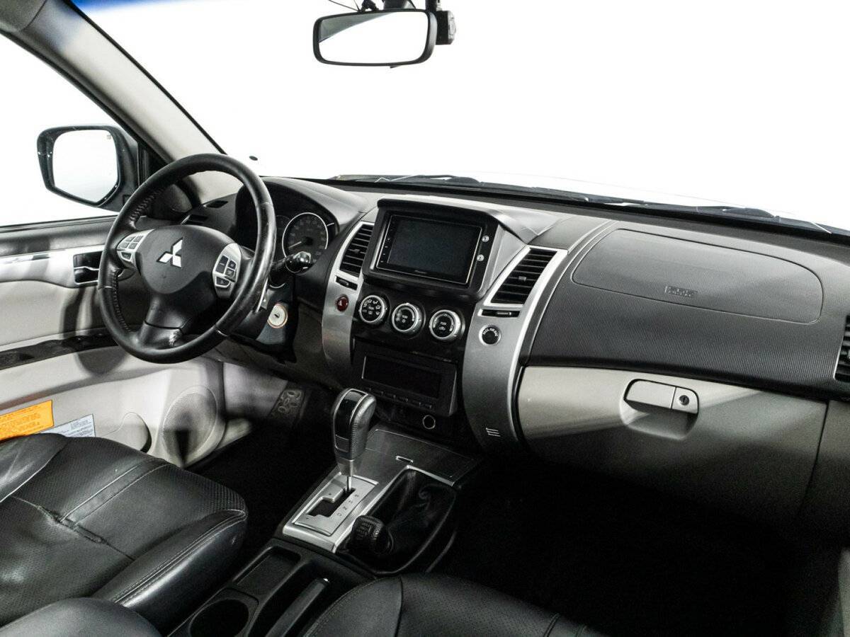 Mitsubishi Pajero Sport, 2012 Фото №9