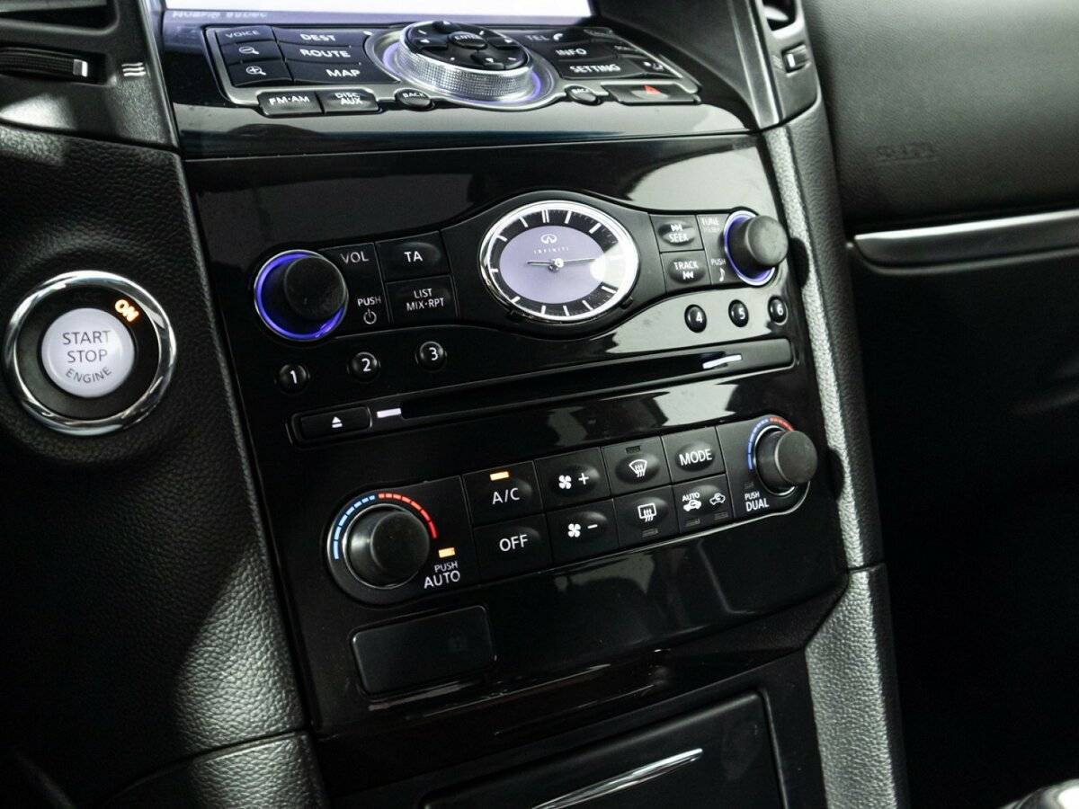 Infiniti QX70, 2014 Фото №24