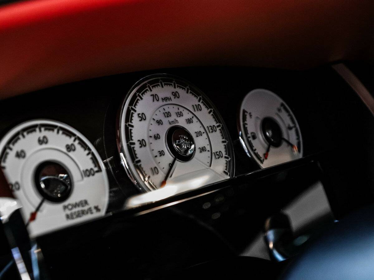 Rolls-Royce Wraith, 2018 Фото №26