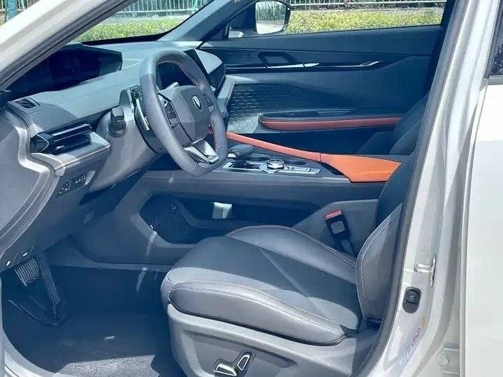 Changan UNI-V, 2022 Фото №6