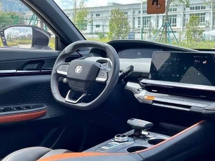 Changan UNI-V, 2022 Фото №7