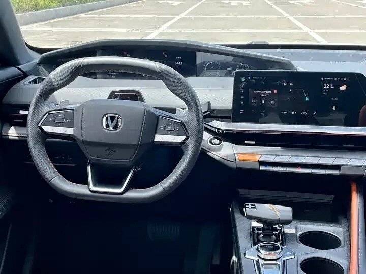 Changan UNI-V, 2022 Фото №8