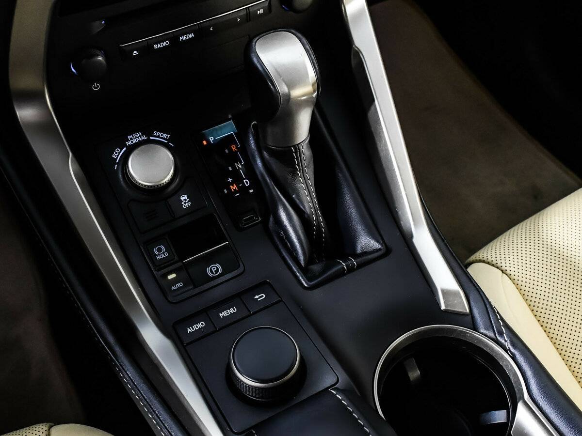 Lexus NX 200t, 2015 Фото №19