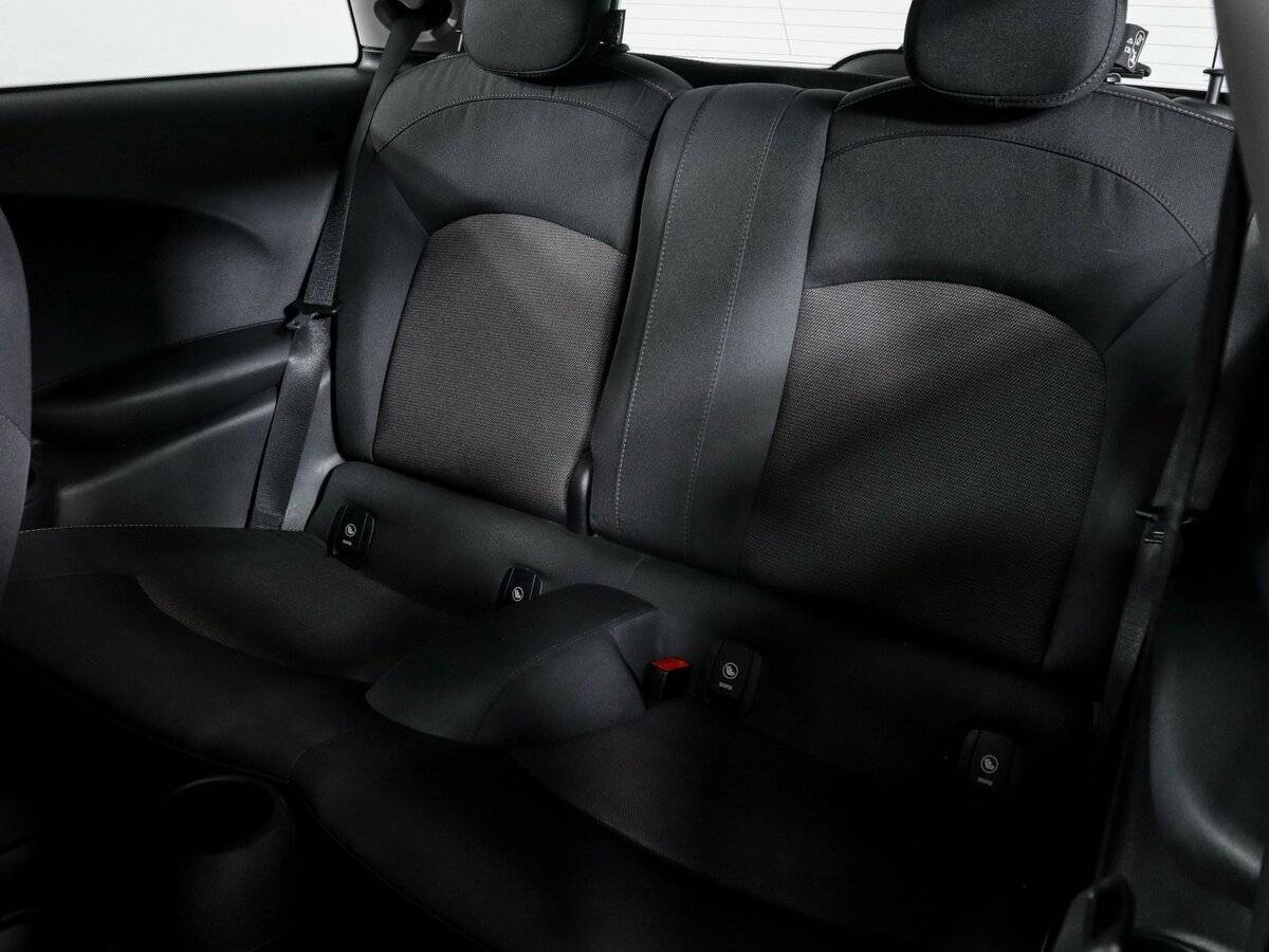 Mini Hatch Cooper III (F55/F56) Рестайлинг, 2018 - 98 367 км. | Фото №8