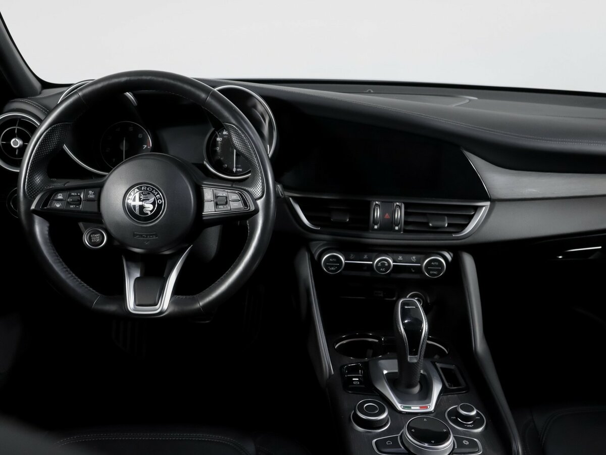 Alfa Romeo Giulia II (952) Рестайлинг, 2021 Фото №10