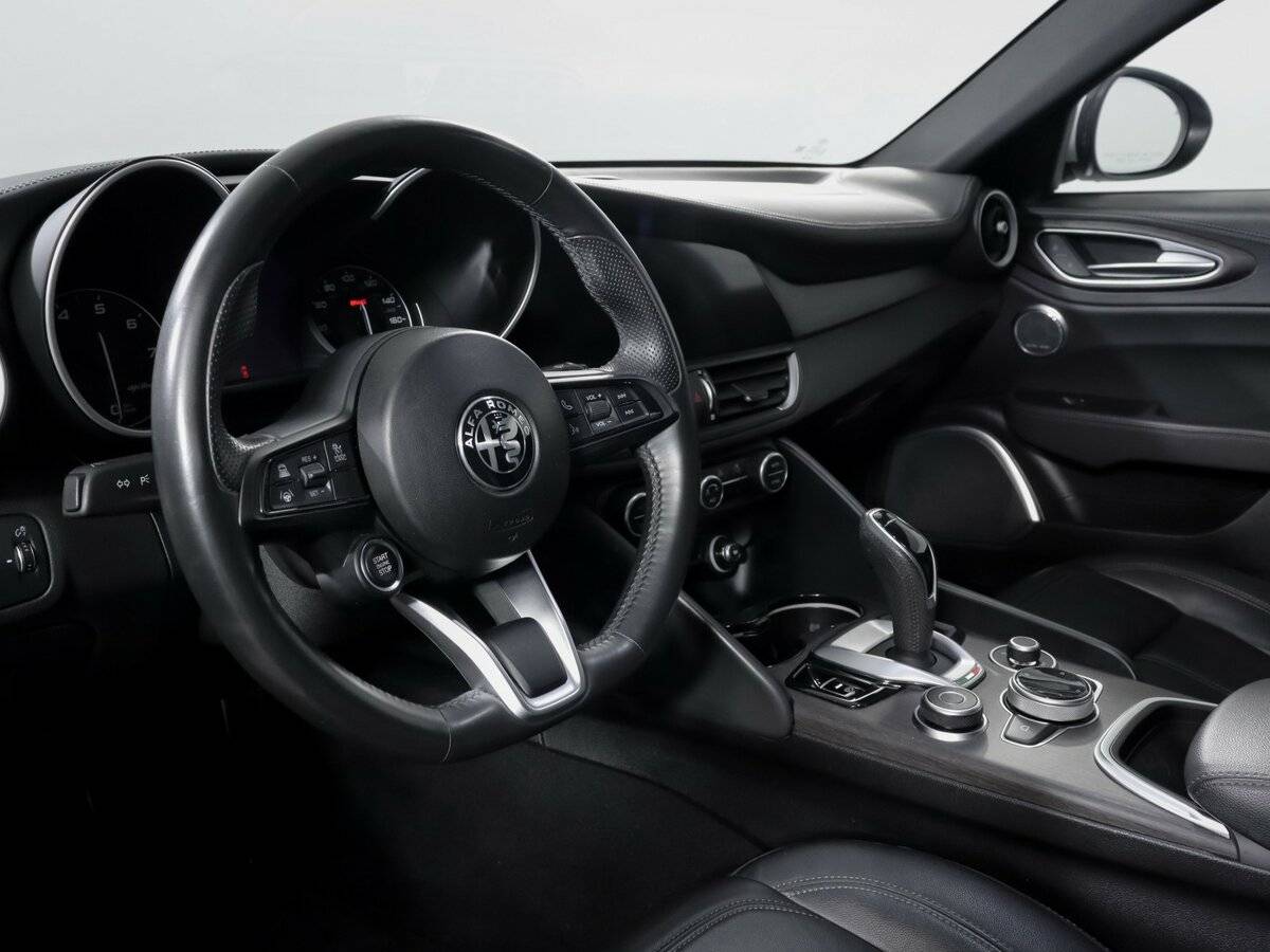 Alfa Romeo Giulia II (952) Рестайлинг, 2021 Фото №11
