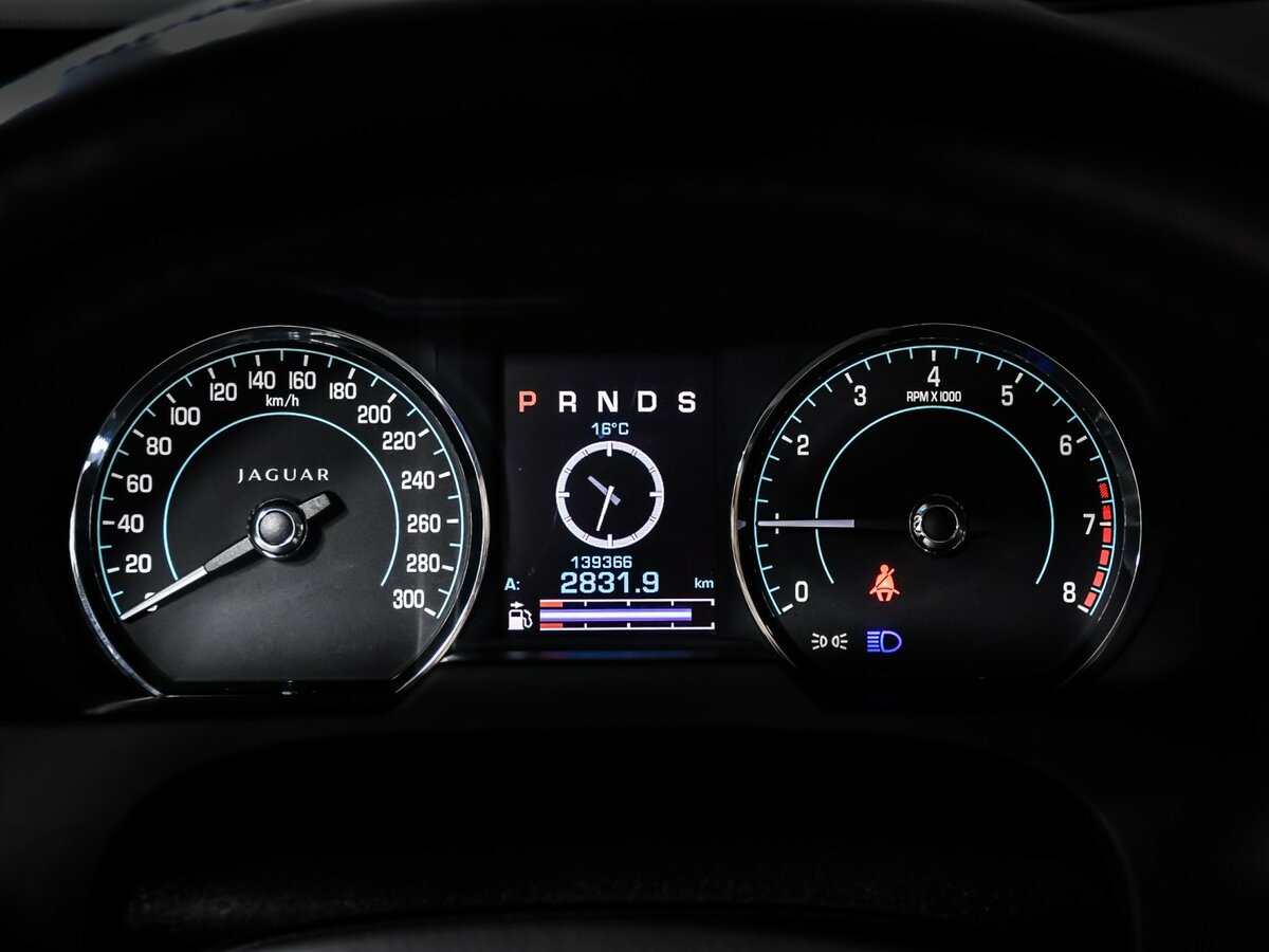 Jaguar XF I Рестайлинг, 2011 Фото №10