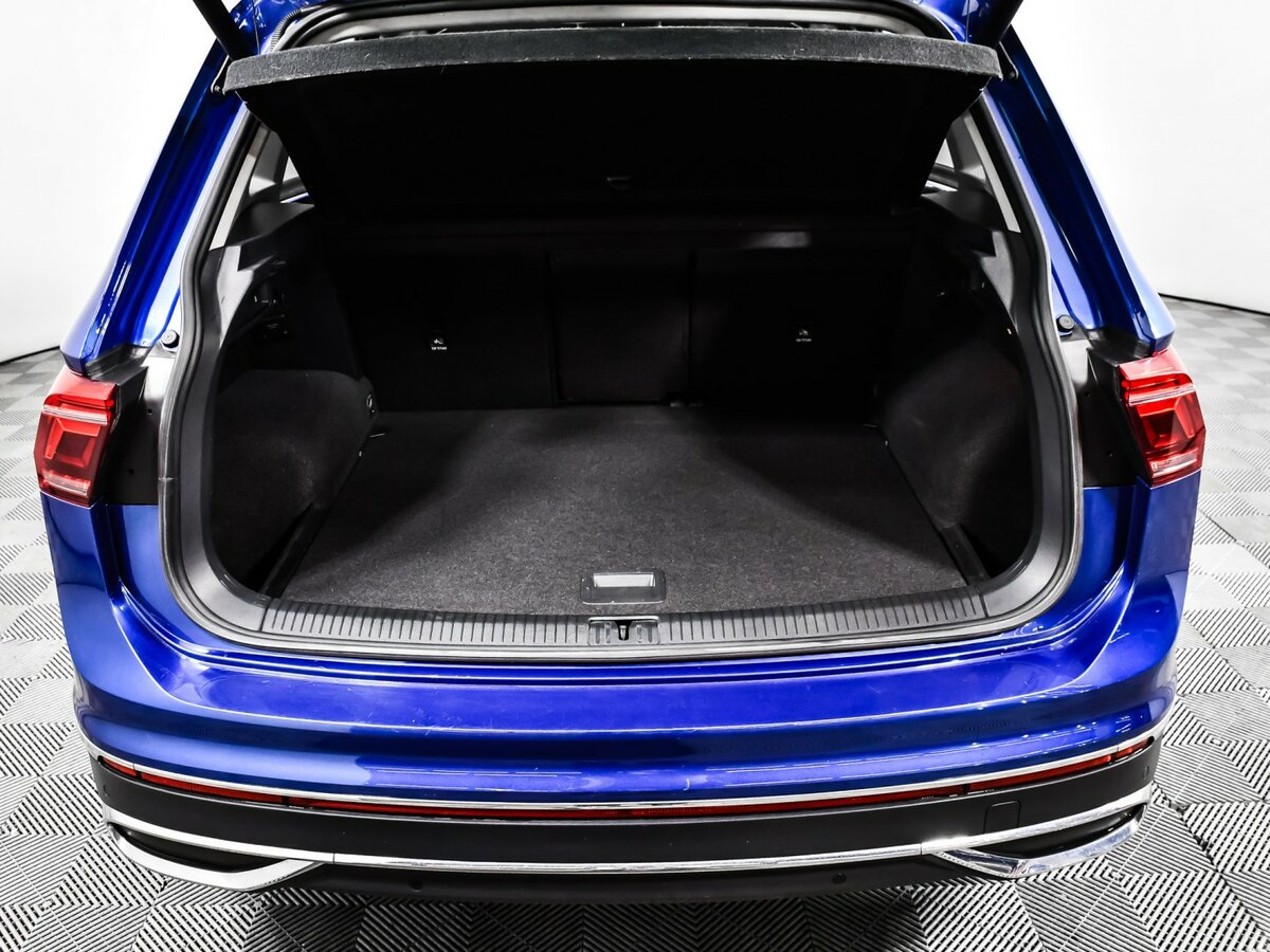 Volkswagen Tiguan II Рестайлинг, 2020 Фото №13