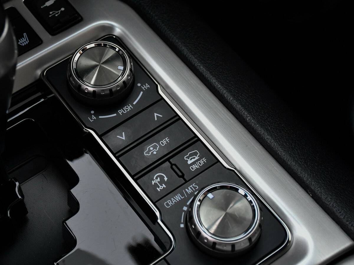 Toyota Land Cruiser 200 Series Рестайлинг 2, 2017 Фото №24