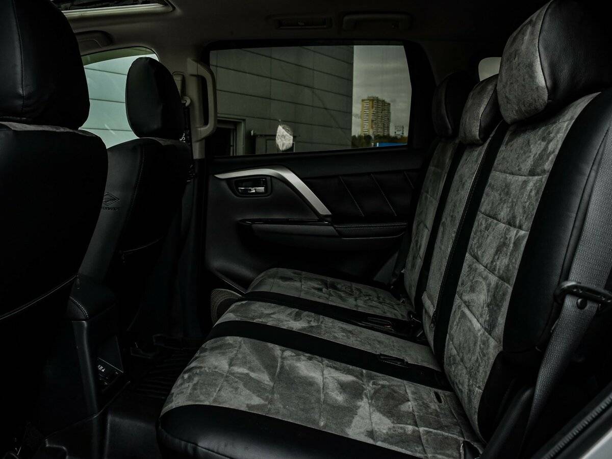 Mitsubishi Montero Sport III Рестайлинг, 2022 Фото №12